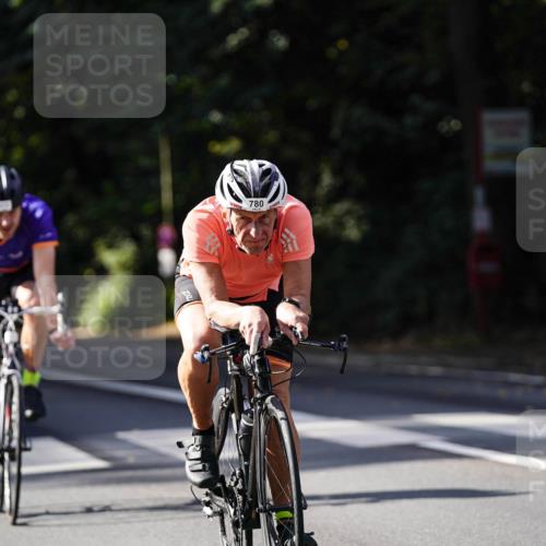 14.09.2025 - Stadtparktriathlon Michael Burmester http://msf.ph/oto/8911176 14.09.2025 11:02:10 Radfahren 729, 779, 780, 790, 822, 875, 900 meine-sportfotos.de