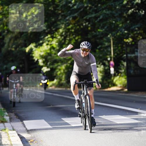 14.09.2025 - Stadtparktriathlon Michael Burmester http://msf.ph/oto/8911179 14.09.2025 11:02:14 Radfahren 682, 729, 732, 780, 875 meine-sportfotos.de