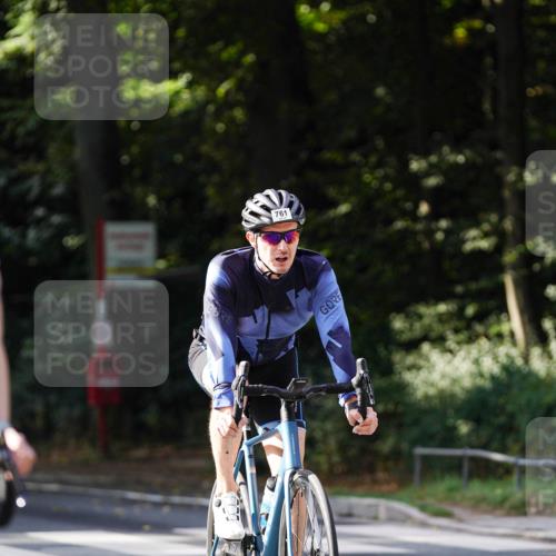 14.09.2025 - Stadtparktriathlon Michael Burmester http://msf.ph/oto/8911193 14.09.2025 11:02:26 Radfahren 761, 890, 916 meine-sportfotos.de