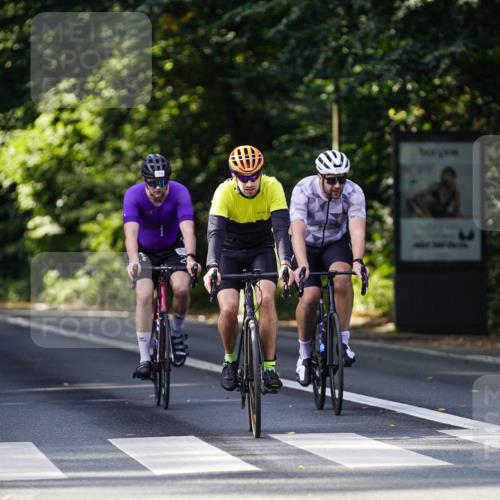 14.09.2025 - Stadtparktriathlon Michael Burmester http://msf.ph/oto/8911203 14.09.2025 11:02:55 Radfahren 631, 762, 786, 831 meine-sportfotos.de