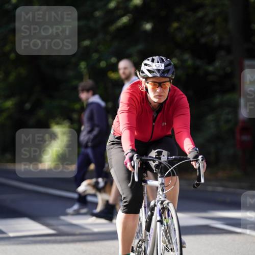 14.09.2025 - Stadtparktriathlon Michael Burmester http://msf.ph/oto/8911209 14.09.2025 11:02:59 Radfahren 631, 762, 786, 831 meine-sportfotos.de