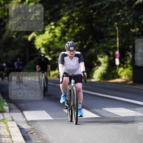 14.09.2025 - Stadtparktriathlon Michael Burmester http://msf.ph/oto/8911215 14.09.2025 11:03:13 Radfahren 646, 708, 849, 877, 888 meine-sportfotos.de