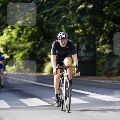 14.09.2025 - Stadtparktriathlon Michael Burmester http://msf.ph/oto/8911217 14.09.2025 11:03:15 Radfahren 646, 708, 788, 849, 877, 888 meine-sportfotos.de