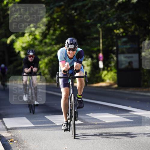 14.09.2025 - Stadtparktriathlon Michael Burmester http://msf.ph/oto/8911222 14.09.2025 11:03:17 Radfahren 646, 708, 782, 788, 849, 877, 888 meine-sportfotos.de