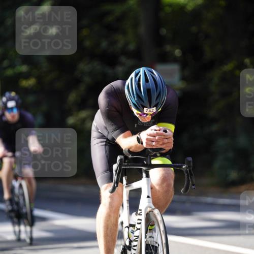 14.09.2025 - Stadtparktriathlon Michael Burmester http://msf.ph/oto/8911228 14.09.2025 11:03:26 Radfahren 657, 764, 782, 783, 788, 811 meine-sportfotos.de