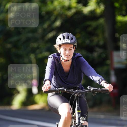 14.09.2025 - Stadtparktriathlon Michael Burmester http://msf.ph/oto/8911230 14.09.2025 11:03:27 Radfahren 657, 668, 764, 782, 783, 788, 811, 817 meine-sportfotos.de