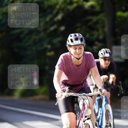 14.09.2025 - Stadtparktriathlon Michael Burmester http://msf.ph/oto/8911235 14.09.2025 11:03:35 Radfahren 668, 760, 811, 817 meine-sportfotos.de