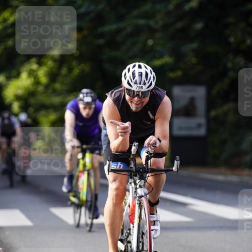 14.09.2025 - Stadtparktriathlon Michael Burmester http://msf.ph/oto/8911245 14.09.2025 11:03:50 Radfahren 721, 740, 765, 767, 781, 792, 798, 909 meine-sportfotos.de