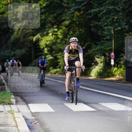 14.09.2025 - Stadtparktriathlon Michael Burmester http://msf.ph/oto/8911254 14.09.2025 11:03:59 Radfahren 721, 753, 801, 911 meine-sportfotos.de