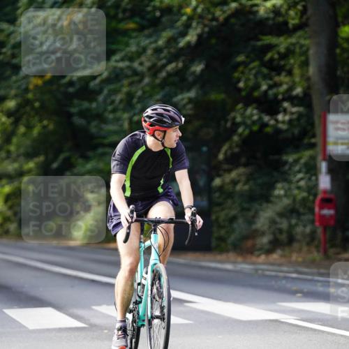14.09.2025 - Stadtparktriathlon Michael Burmester http://msf.ph/oto/8911280 14.09.2025 11:04:26 Radfahren 628, 686, 771, 802, 803, 857 meine-sportfotos.de
