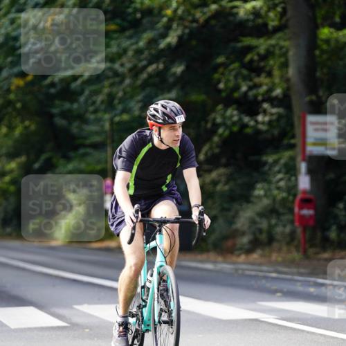 14.09.2025 - Stadtparktriathlon Michael Burmester http://msf.ph/oto/8911281 14.09.2025 11:04:26 Radfahren 628, 686, 771, 802, 803, 857 meine-sportfotos.de