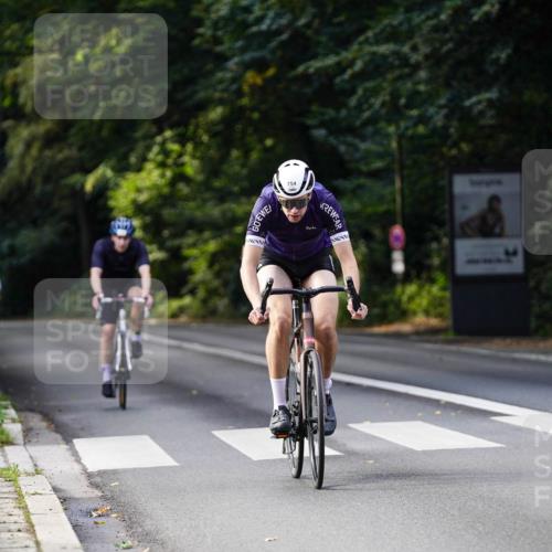 14.09.2025 - Stadtparktriathlon Michael Burmester http://msf.ph/oto/8911288 14.09.2025 11:04:44 Radfahren 746, 754, 807, 824, 905 meine-sportfotos.de