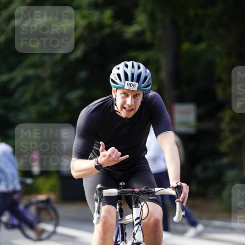 14.09.2025 - Stadtparktriathlon Michael Burmester http://msf.ph/oto/8911292 14.09.2025 11:04:47 Radfahren 754, 807, 828, 905 meine-sportfotos.de
