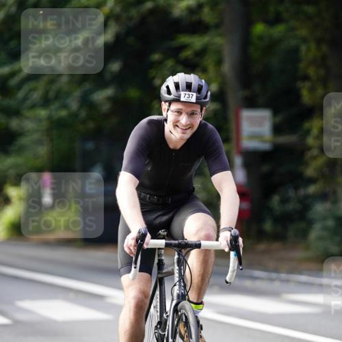 14.09.2025 - Stadtparktriathlon Michael Burmester http://msf.ph/oto/8911299 14.09.2025 11:05:03 Radfahren 737, 776, 826, 852, 867, 891, 919 meine-sportfotos.de