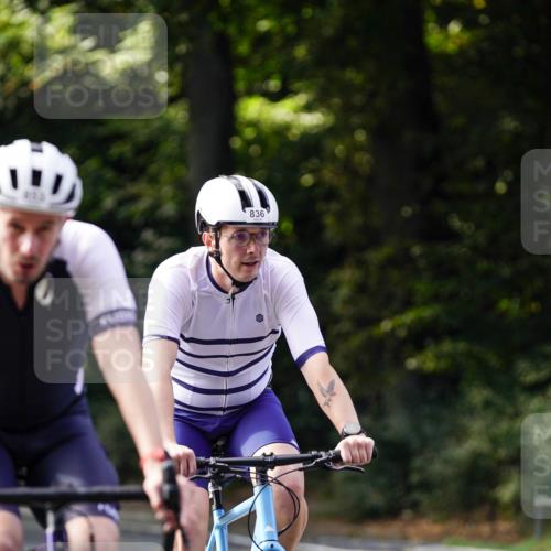 14.09.2025 - Stadtparktriathlon Michael Burmester http://msf.ph/oto/8911312 14.09.2025 11:05:19 Radfahren 827, 835, 836, 841, 853, 855, 898 meine-sportfotos.de