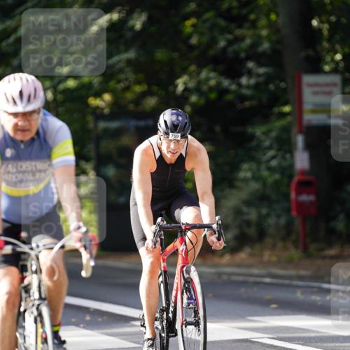14.09.2025 - Stadtparktriathlon Michael Burmester http://msf.ph/oto/8911337 14.09.2025 11:05:51 Radfahren 727, 743, 744, 750, 756, 759, 799, 804, 859, 861, 897 meine-sportfotos.de