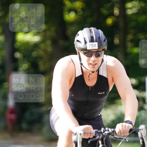 14.09.2025 - Stadtparktriathlon Michael Burmester http://msf.ph/oto/8911345 14.09.2025 11:05:55 Radfahren 727, 743, 744, 750, 756, 759, 799, 804, 848, 897 meine-sportfotos.de