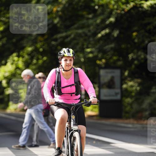 14.09.2025 - Stadtparktriathlon Michael Burmester http://msf.ph/oto/8911349 14.09.2025 11:06:10 Radfahren 679 meine-sportfotos.de