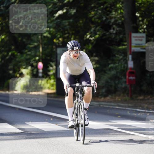 14.09.2025 - Stadtparktriathlon Michael Burmester http://msf.ph/oto/8911364 14.09.2025 11:06:37 Radfahren 748, 777, 816, 820, 862 meine-sportfotos.de