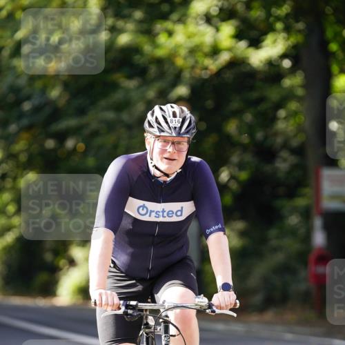 14.09.2025 - Stadtparktriathlon Michael Burmester http://msf.ph/oto/8911366 14.09.2025 11:06:39 Radfahren 748, 775, 777, 816, 820, 862 meine-sportfotos.de