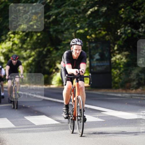 14.09.2025 - Stadtparktriathlon Michael Burmester http://msf.ph/oto/8911375 14.09.2025 11:06:59 Radfahren 752, 813, 874, 882 meine-sportfotos.de