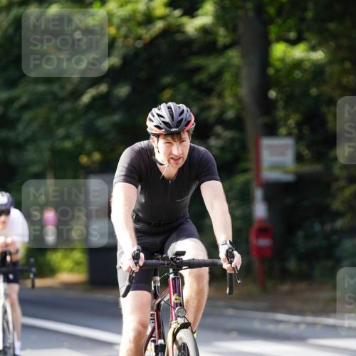 14.09.2025 - Stadtparktriathlon Michael Burmester http://msf.ph/oto/8911377 14.09.2025 11:07:02 Radfahren 752, 813, 874, 882, 920 meine-sportfotos.de