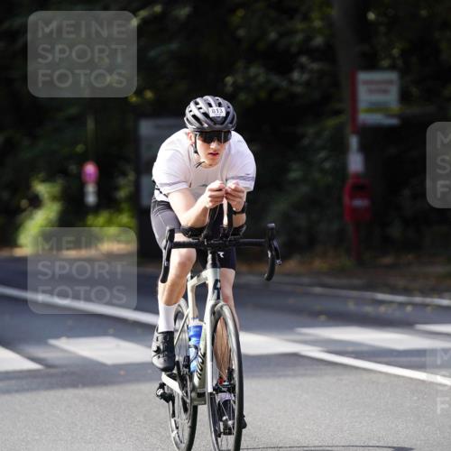 14.09.2025 - Stadtparktriathlon Michael Burmester http://msf.ph/oto/8911378 14.09.2025 11:07:02 Radfahren 752, 813, 874, 882, 920 meine-sportfotos.de