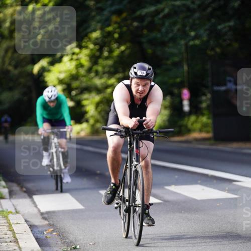 14.09.2025 - Stadtparktriathlon Michael Burmester http://msf.ph/oto/8911392 14.09.2025 11:07:18 Radfahren 739, 785, 825, 838, 865, 886 meine-sportfotos.de