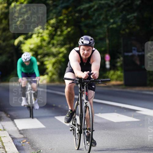 14.09.2025 - Stadtparktriathlon Michael Burmester http://msf.ph/oto/8911393 14.09.2025 11:07:18 Radfahren 739, 785, 825, 838, 865, 886 meine-sportfotos.de