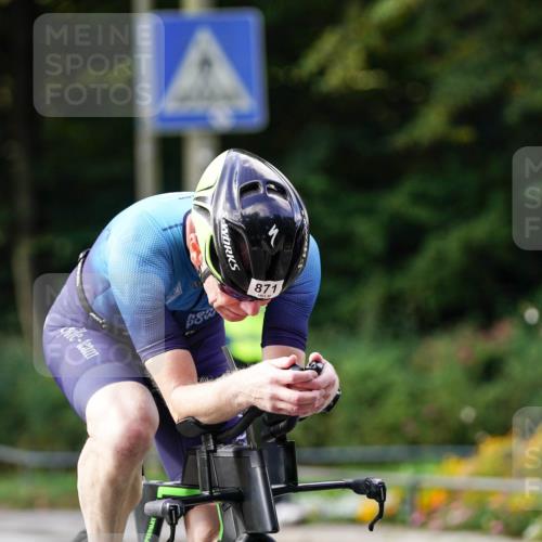 14.09.2025 - Stadtparktriathlon Michael Burmester http://msf.ph/oto/8911399 14.09.2025 11:07:28 Radfahren 871 meine-sportfotos.de