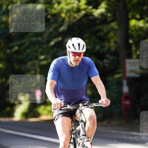 14.09.2025 - Stadtparktriathlon Michael Burmester http://msf.ph/oto/8911405 14.09.2025 11:07:50 Radfahren 723, 847, 858, 870, 893, 921 meine-sportfotos.de