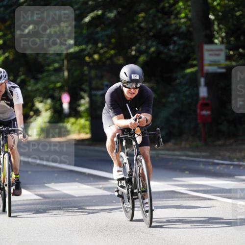 14.09.2025 - Stadtparktriathlon Michael Burmester http://msf.ph/oto/8911423 14.09.2025 11:08:15 Radfahren 728, 730, 758, 878, 892, 915, 918 meine-sportfotos.de