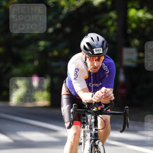 14.09.2025 - Stadtparktriathlon Michael Burmester http://msf.ph/oto/8911442 14.09.2025 11:08:44 Radfahren 766, 842, 880, 895 meine-sportfotos.de