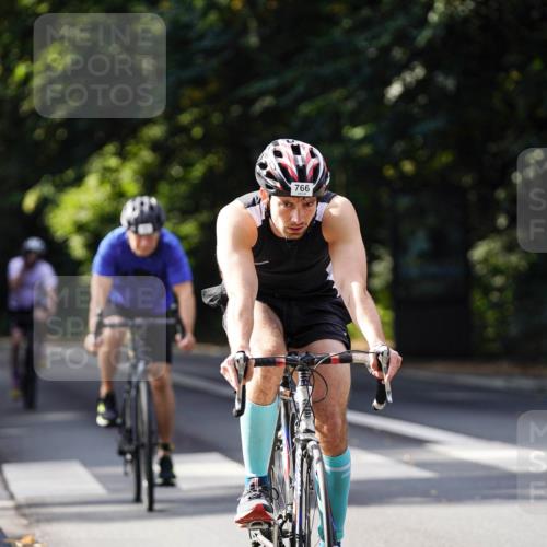 14.09.2025 - Stadtparktriathlon Michael Burmester http://msf.ph/oto/8911446 14.09.2025 11:08:50 Radfahren 766, 808, 875, 876, 895 meine-sportfotos.de
