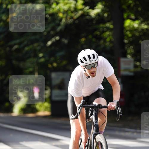 14.09.2025 - Stadtparktriathlon Michael Burmester http://msf.ph/oto/8911452 14.09.2025 11:08:54 Radfahren 766, 787, 808, 843, 875, 876, 895 meine-sportfotos.de