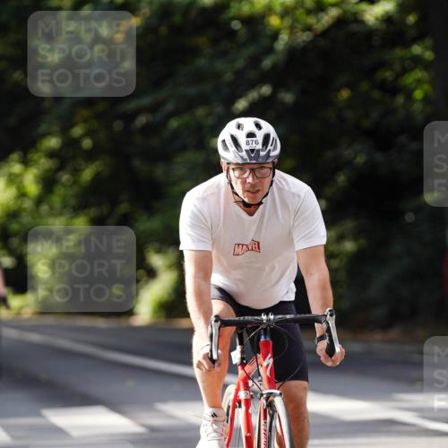 14.09.2025 - Stadtparktriathlon Michael Burmester http://msf.ph/oto/8911456 14.09.2025 11:08:57 Radfahren 787, 808, 843, 875, 876, 895 meine-sportfotos.de