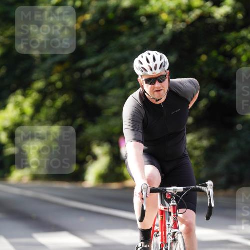 14.09.2025 - Stadtparktriathlon Michael Burmester http://msf.ph/oto/8911467 14.09.2025 11:09:17 Radfahren 805, 823 meine-sportfotos.de