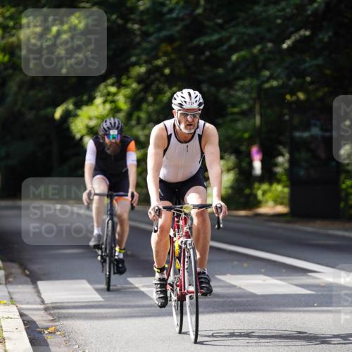 14.09.2025 - Stadtparktriathlon Michael Burmester http://msf.ph/oto/8911484 14.09.2025 11:09:40 Radfahren 724, 780, 790, 831, 900 meine-sportfotos.de