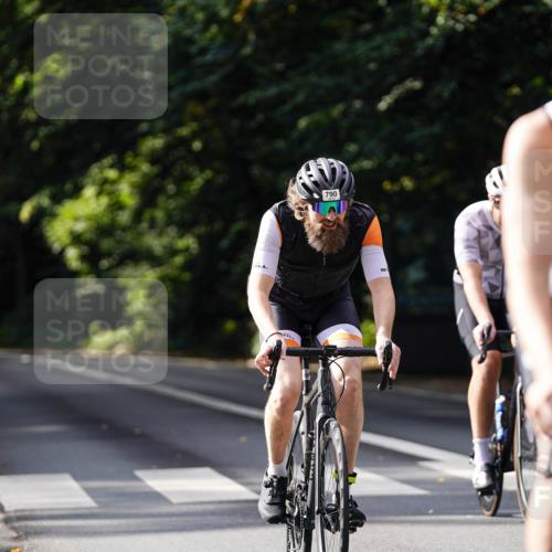 14.09.2025 - Stadtparktriathlon Michael Burmester http://msf.ph/oto/8911485 14.09.2025 11:09:41 Radfahren 724, 780, 790, 831, 900 meine-sportfotos.de