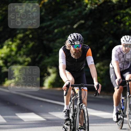 14.09.2025 - Stadtparktriathlon Michael Burmester http://msf.ph/oto/8911487 14.09.2025 11:09:41 Radfahren 724, 780, 790, 831, 900 meine-sportfotos.de