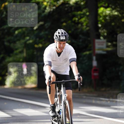 14.09.2025 - Stadtparktriathlon Michael Burmester http://msf.ph/oto/8911494 14.09.2025 11:10:05 Radfahren 762, 779, 797, 806, 849, 888 meine-sportfotos.de
