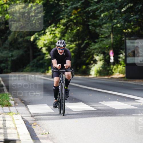 14.09.2025 - Stadtparktriathlon Michael Burmester http://msf.ph/oto/8911505 14.09.2025 11:10:21 Radfahren 732, 868, 877 meine-sportfotos.de
