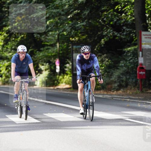 14.09.2025 - Stadtparktriathlon Michael Burmester http://msf.ph/oto/8911513 14.09.2025 11:10:49 Radfahren 760, 761, 786, 854, 890, 909, 916 meine-sportfotos.de