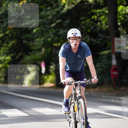 14.09.2025 - Stadtparktriathlon Michael Burmester http://msf.ph/oto/8911514 14.09.2025 11:10:51 Radfahren 760, 761, 772, 786, 854, 890, 909, 916 meine-sportfotos.de