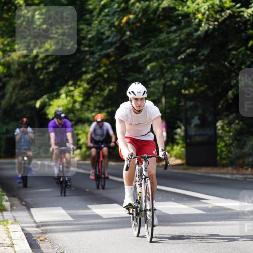 14.09.2025 - Stadtparktriathlon Michael Burmester http://msf.ph/oto/8911516 14.09.2025 11:10:55 Radfahren 760, 761, 772, 786, 854, 890, 909 meine-sportfotos.de