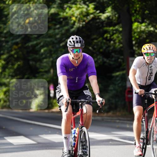14.09.2025 - Stadtparktriathlon Michael Burmester http://msf.ph/oto/8911518 14.09.2025 11:10:57 Radfahren 760, 772, 786, 854, 890, 909 meine-sportfotos.de