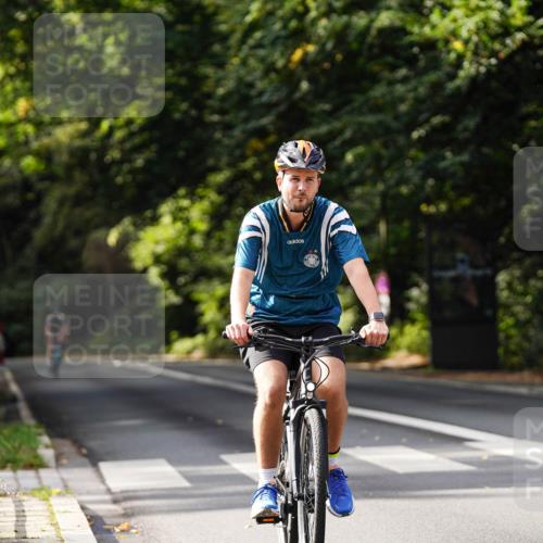 14.09.2025 - Stadtparktriathlon Michael Burmester http://msf.ph/oto/8911520 14.09.2025 11:10:59 Radfahren 760, 772, 781, 786, 890 meine-sportfotos.de
