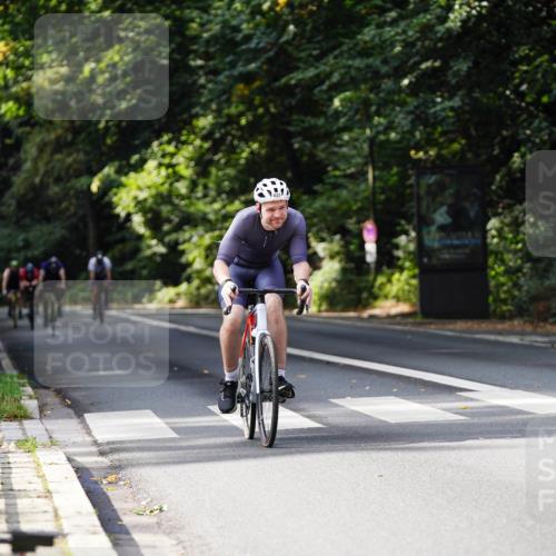 14.09.2025 - Stadtparktriathlon Michael Burmester http://msf.ph/oto/8911524 14.09.2025 11:11:34 Radfahren 740, 792, 822, 911, 914 meine-sportfotos.de