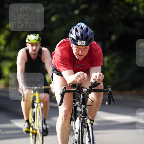 14.09.2025 - Stadtparktriathlon Michael Burmester http://msf.ph/oto/8911530 14.09.2025 11:11:42 Radfahren 740, 792, 911, 914 meine-sportfotos.de