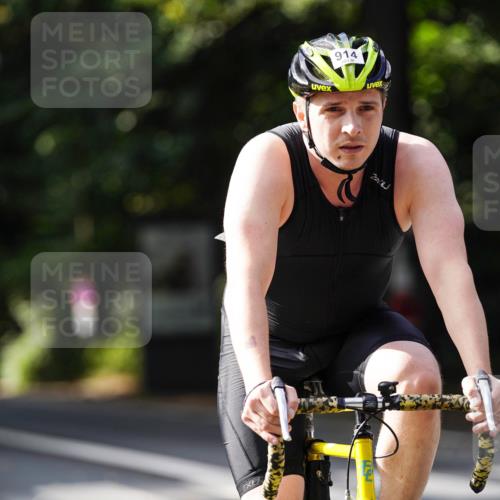 14.09.2025 - Stadtparktriathlon Michael Burmester http://msf.ph/oto/8911531 14.09.2025 11:11:43 Radfahren 740, 792, 911, 914 meine-sportfotos.de